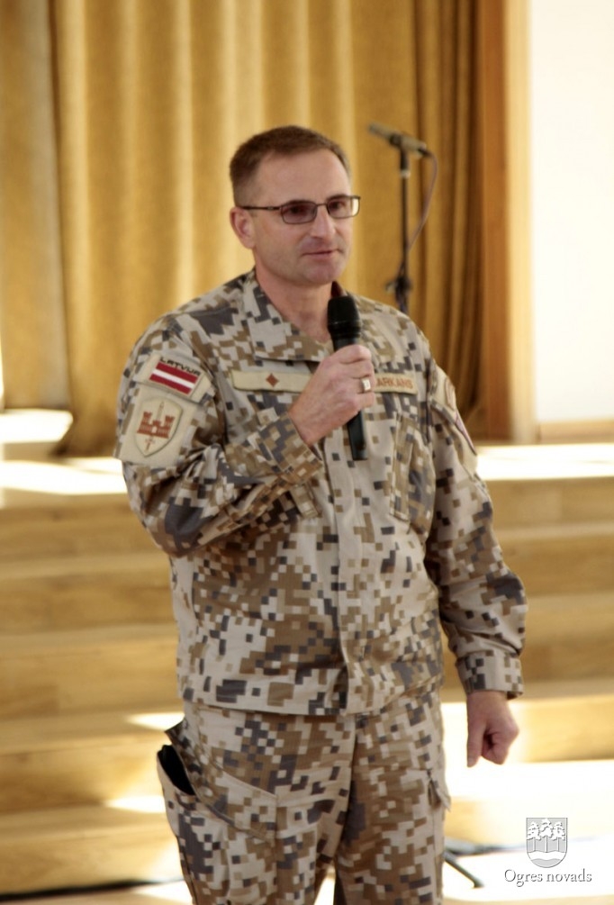 Militārie inženieri pabeidz Ogres 1.vidusskolas jumta remontdarbus