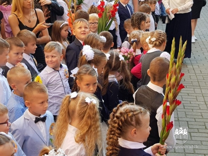 Ogres pilsētas skolās sācies jaunais mācību gads