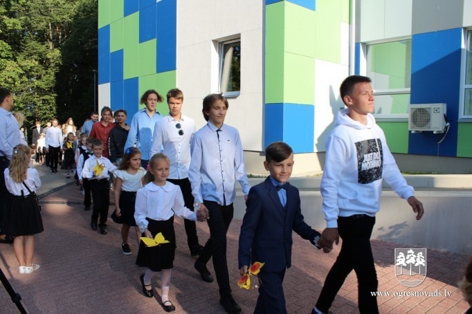 Ogres pilsētas skolās sācies jaunais mācību gads