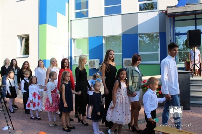 Ogres pilsētas skolās sācies jaunais mācību gads