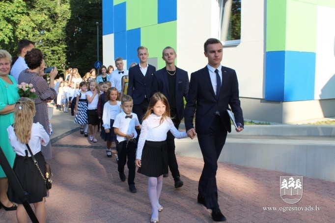 Ogres pilsētas skolās sācies jaunais mācību gads
