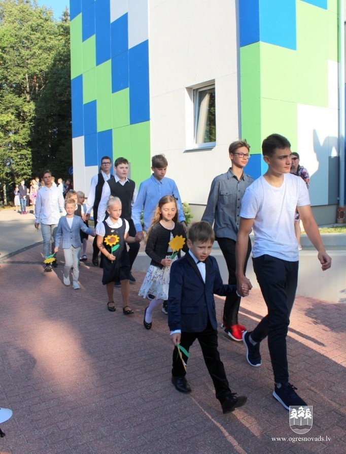 Ogres pilsētas skolās sācies jaunais mācību gads