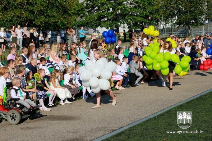 Ogres pilsētas skolās sācies jaunais mācību gads