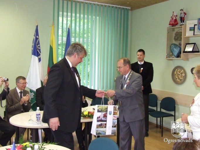 Ogres novadam tagad partneri arī Lietuvā