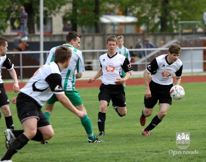 "Ogres SC/FK 33" pret FK "Tukums 2000/TSS"