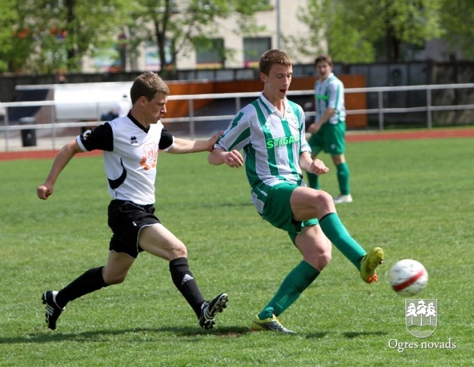 "Ogres SC/FK 33" pret FK "Tukums 2000/TSS"