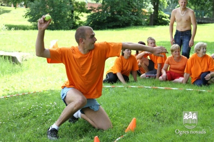 Ogrēnieši uzvar XII pašvaldību darbinieku sporta spēles