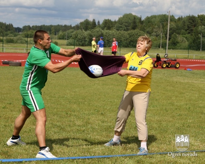 Ogrēnieši uzvar XII pašvaldību darbinieku sporta spēles