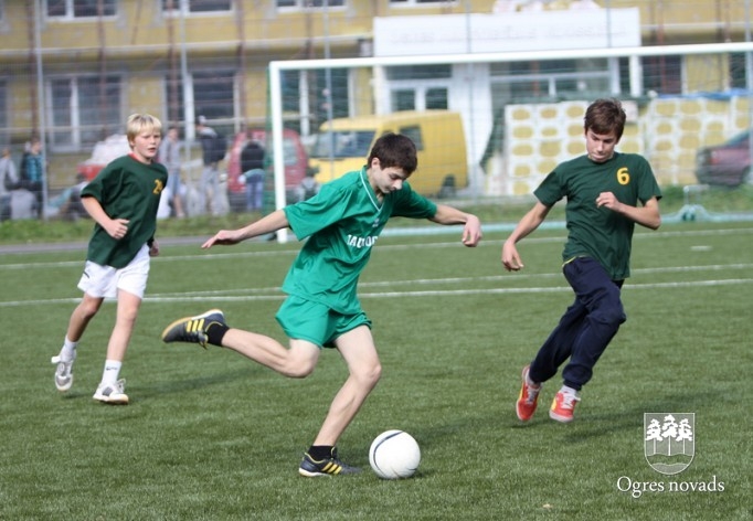 2011. gada 8. - 9. klašu futbola turnīrā uzvar Ogres Valsts ģimnāzija