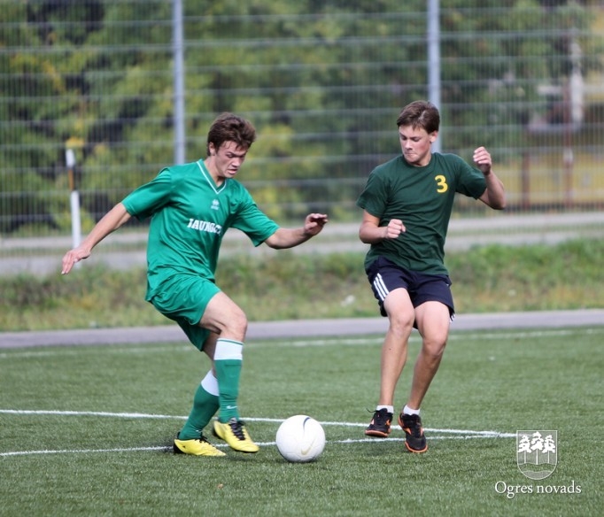 2011. gada 8. - 9. klašu futbola turnīrā uzvar Ogres Valsts ģimnāzija