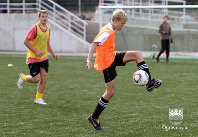 2011. gada 8. - 9. klašu futbola turnīrā uzvar Ogres Valsts ģimnāzija