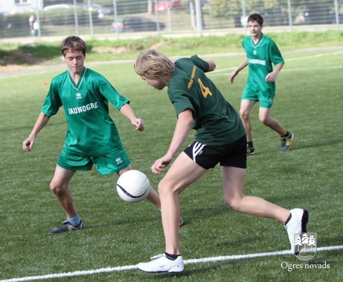 2011. gada 8. - 9. klašu futbola turnīrā uzvar Ogres Valsts ģimnāzija