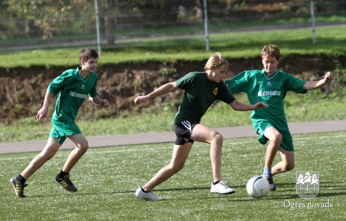 2011. gada 8. - 9. klašu futbola turnīrā uzvar Ogres Valsts ģimnāzija