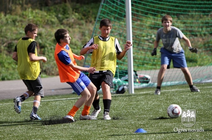 2011. gada 8. - 9. klašu futbola turnīrā uzvar Ogres Valsts ģimnāzija