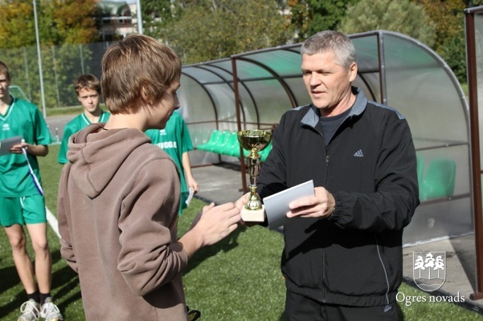 2011. gada 8. - 9. klašu futbola turnīrā uzvar Ogres Valsts ģimnāzija