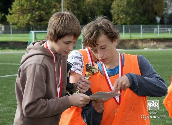 2011. gada 8. - 9. klašu futbola turnīrā uzvar Ogres Valsts ģimnāzija