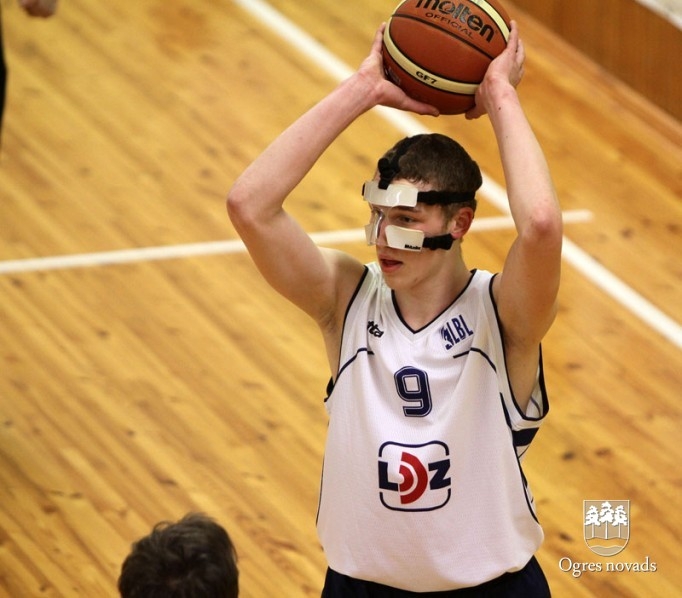 "Ogres BS" basketbolistiem divas uzvaras un zaudējums