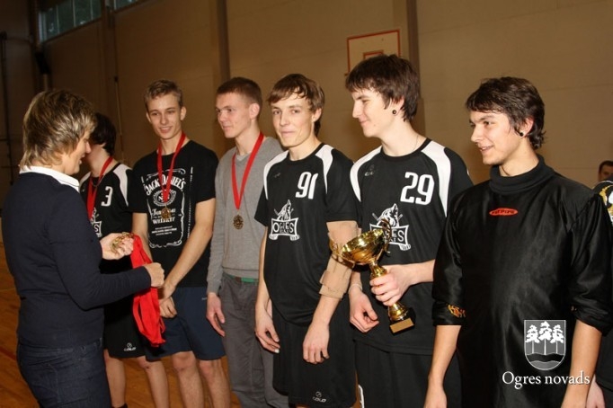 Noslēdzies pirmais Ogres novada florbola čempionāts