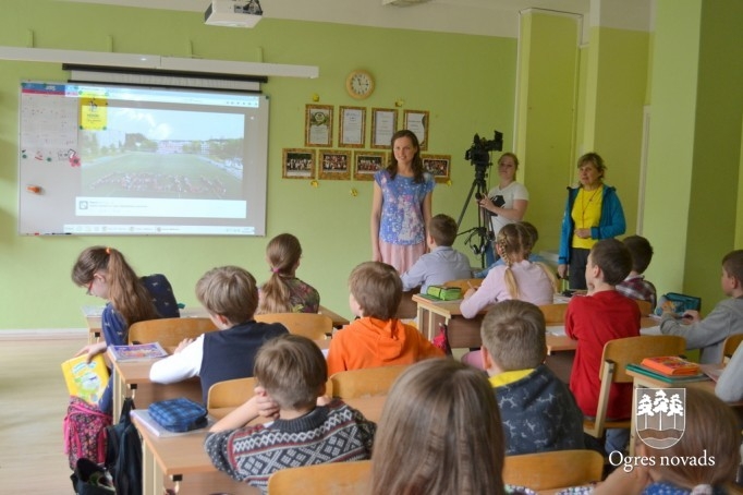 Ogres sākumskola radio Pieci.lv dzīvajā ēterā