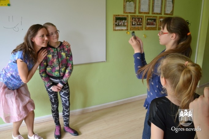 Ogres sākumskola radio Pieci.lv dzīvajā ēterā