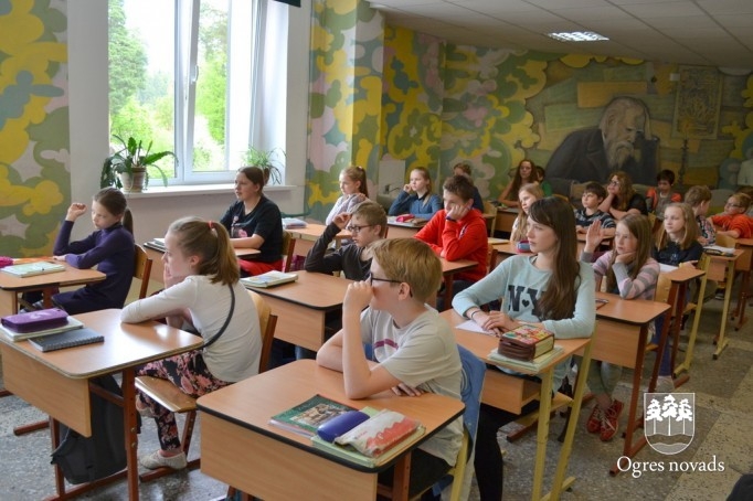 Ogres sākumskola radio Pieci.lv dzīvajā ēterā