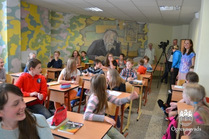 Ogres sākumskola radio Pieci.lv dzīvajā ēterā