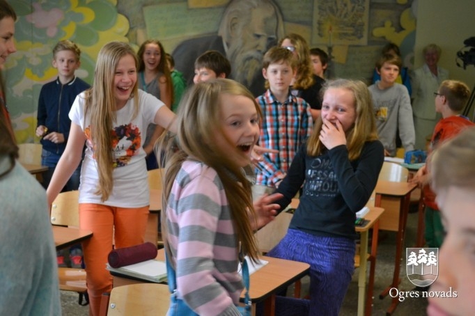 Ogres sākumskola radio Pieci.lv dzīvajā ēterā