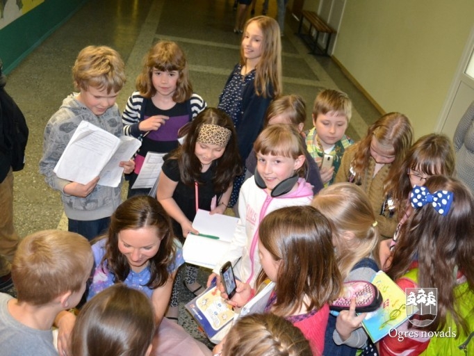 Ogres sākumskola radio Pieci.lv dzīvajā ēterā