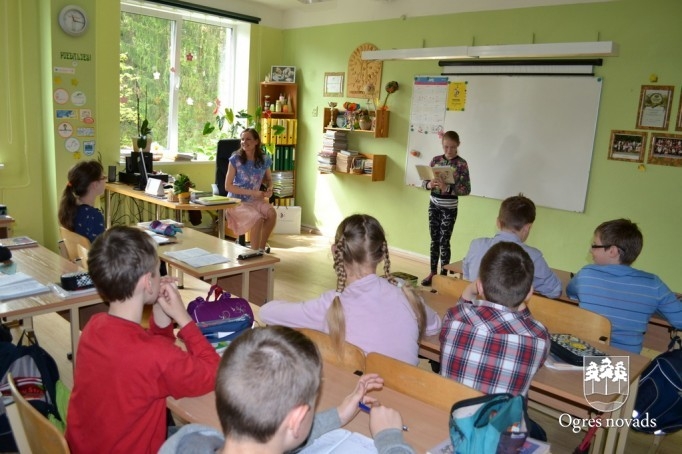 Ogres sākumskola radio Pieci.lv dzīvajā ēterā