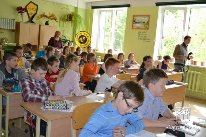 Ogres sākumskola radio Pieci.lv dzīvajā ēterā