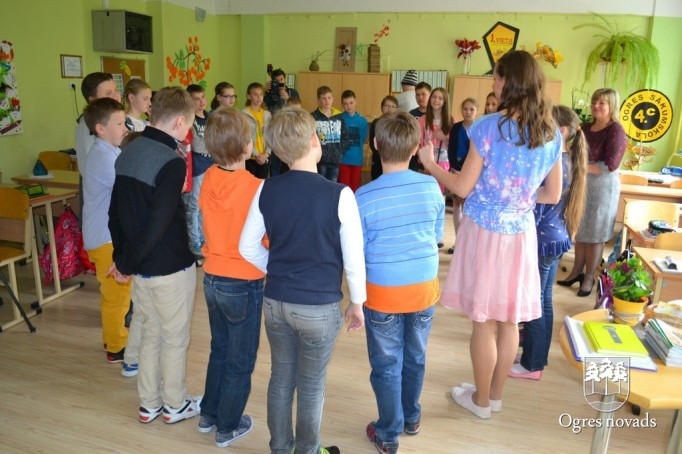 Ogres sākumskola radio Pieci.lv dzīvajā ēterā