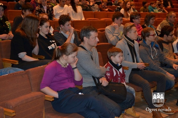 Tikšanās ar hokejistu Sandi Ozoliņu