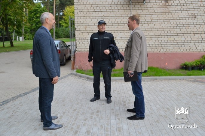 Ogrē turpinās saimnieciskie darbi