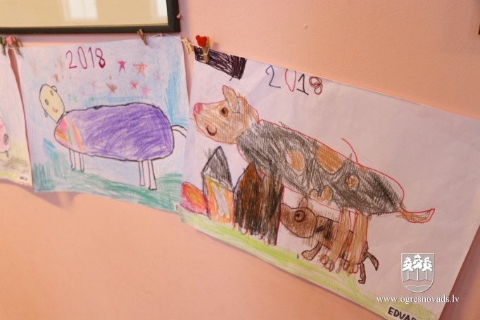 Bērni Mazozolos gatavojas skatuves runas konkursam