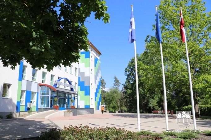 Pašvaldības vadība apseko būvobjektus Ogrē