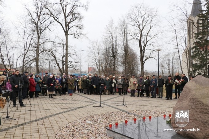 Ogrē piemin represiju upurus