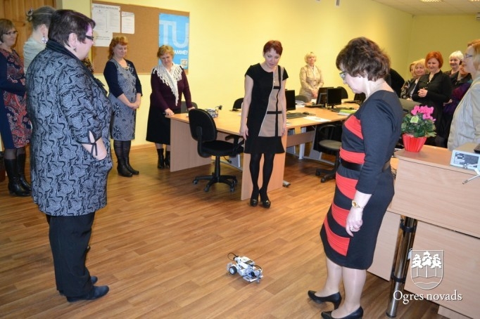 Kolēģi iepazīstas ar atbalsta personāla darba pieredzi Ogres 1.vidusskolā