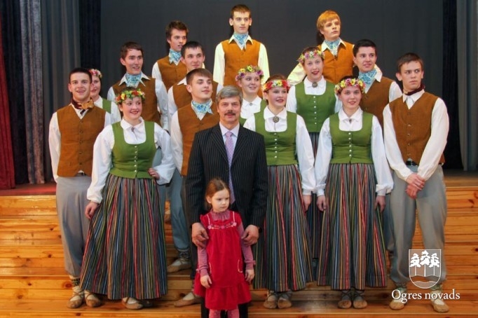 Junioru deju kolektīvu sadancis „Lecam pa vecam, lecam pa jaunam”