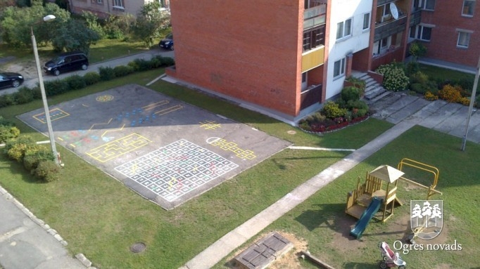 Pagalma cirks Bērzu alejā 8 un 8a