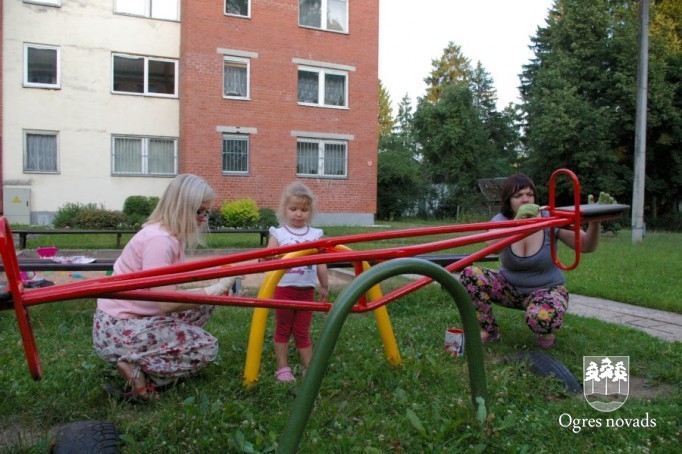 Pagalma cirks Bērzu alejā 8 un 8a