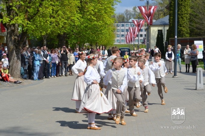 Ogrē svin Latvijas Neatkarības atjaunošanas dienu
