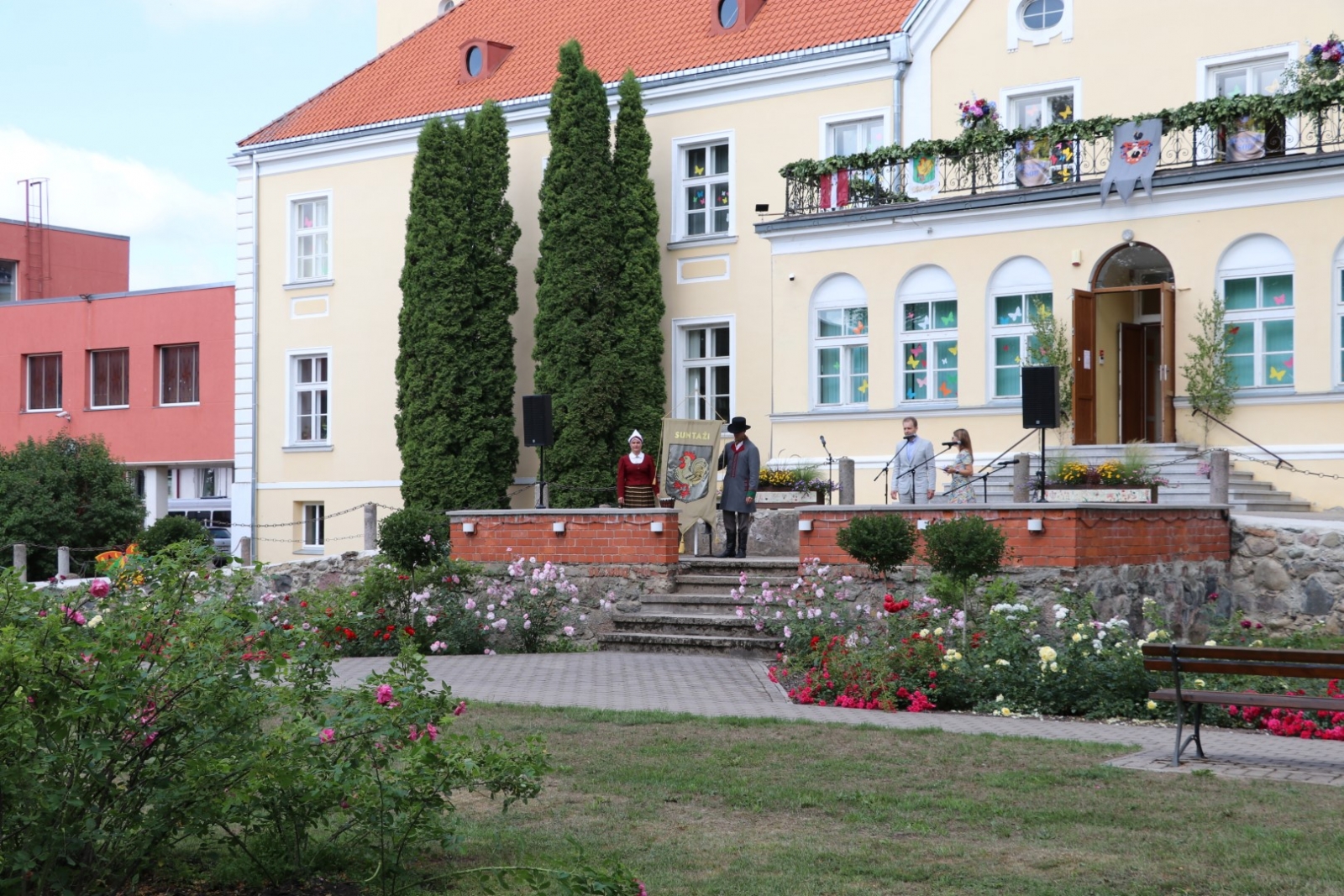 Suntaži svin 800 gadu jubileju