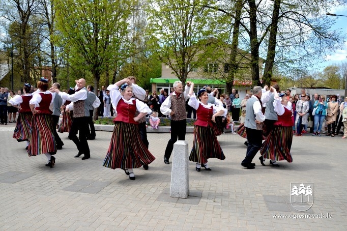 Ogrē svin Latvijas Neatkarības atjaunošanas dienu