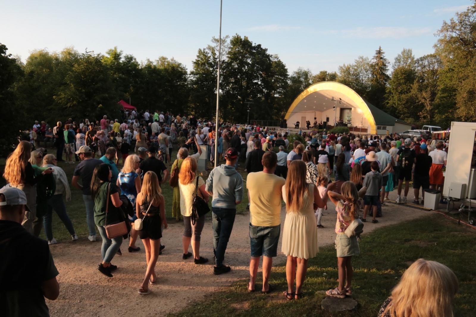 Suntaži svin 800 gadu jubileju