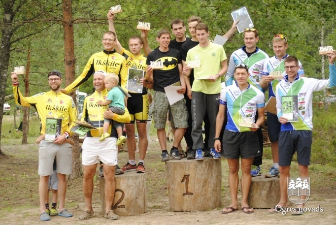 24 un 12 stundu kalnu divriteņu sacensības