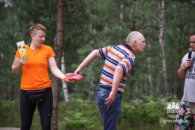 24 un 12 stundu kalnu divriteņu sacensības