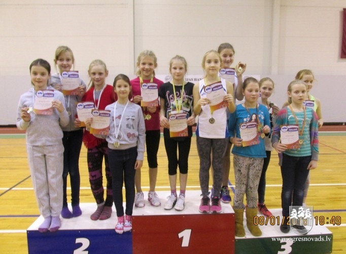 Mūsu jaunajiem vieglatlētiem 16 medaļas