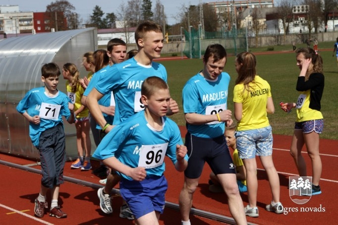 Mūsu soļotājiem uzvaras sacensībās "Aprill – Aprill 2014"