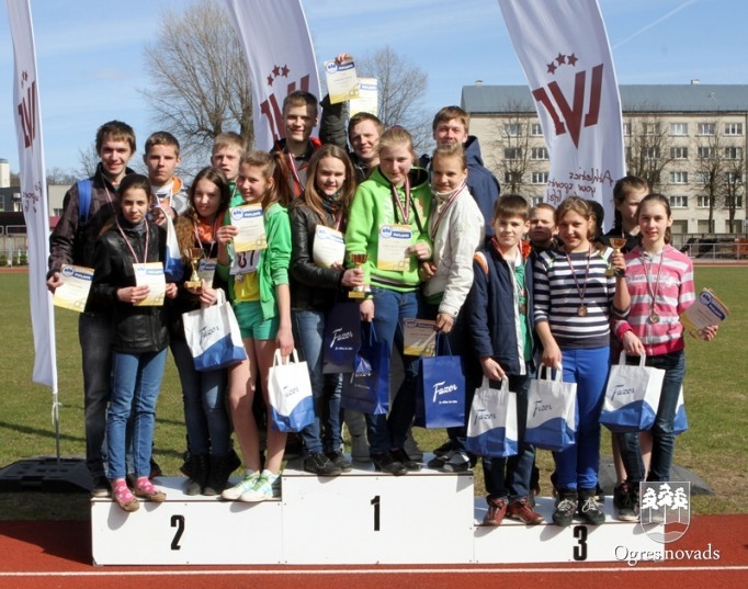 Mūsu soļotājiem uzvaras sacensībās "Aprill – Aprill 2014"