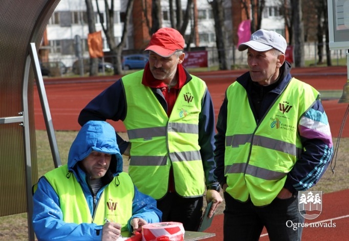 Mūsu soļotājiem uzvaras sacensībās "Aprill – Aprill 2014"